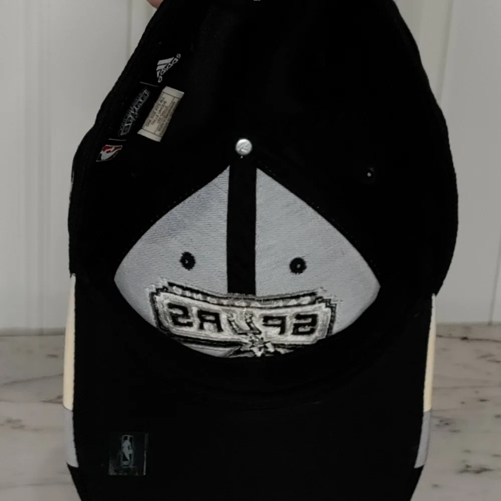 San Antonio Spurs basketball black adult ball cap